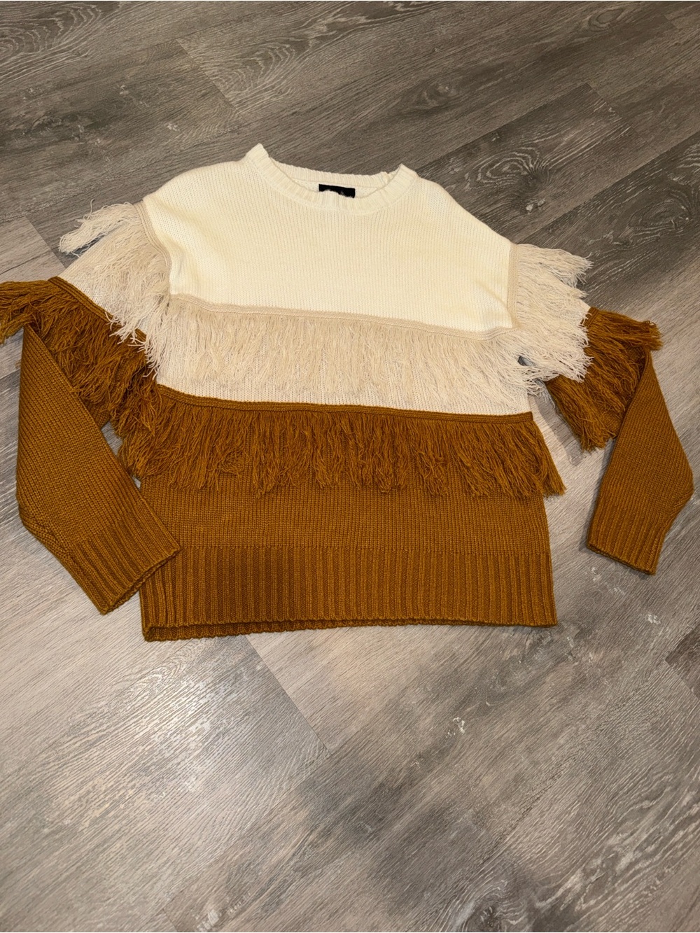Women’s boho fringe sweater